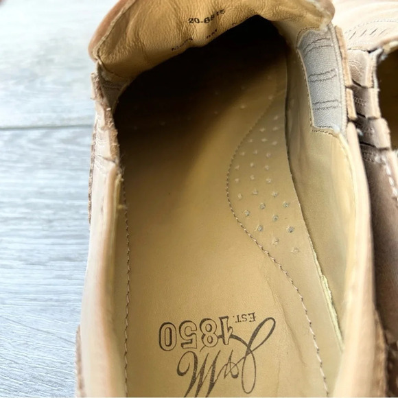 Johnston & Murphy Nude Sheepskin  Leather Wingtip Oxford - Picture 11 of 16